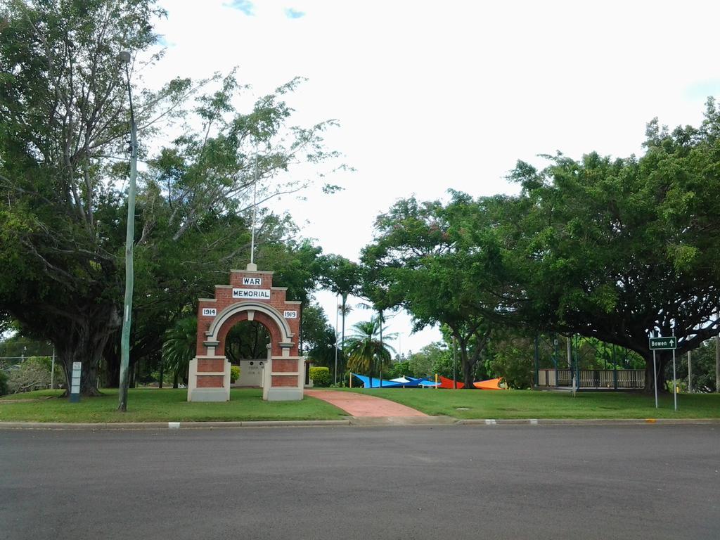 Tropical City Motor Inn Ayr Zewnętrze zdjęcie